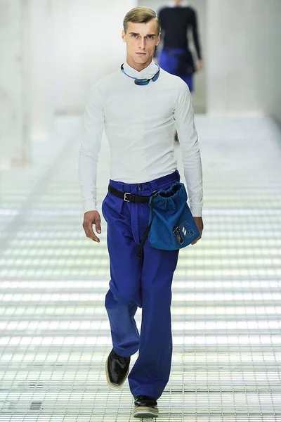 Look 7